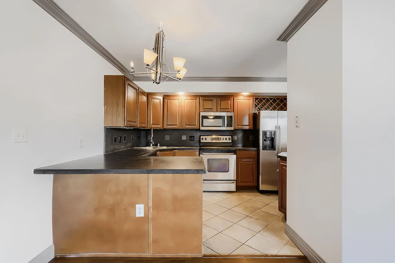 2 bed, 873 sqft, $1,500 — Photo 2