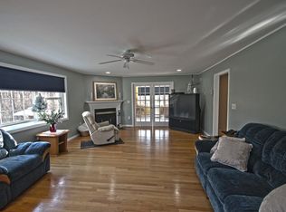 2 Hitching Post Ln, Methuen, MA 01844