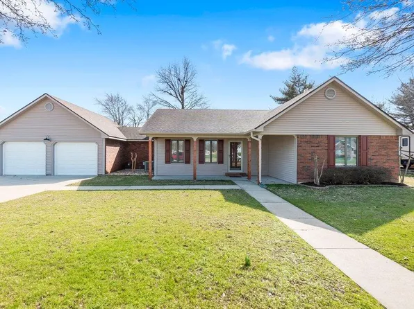 205 Holmes Dr, Sikeston, MO 63801