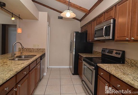 2nd image of 16612 Ashwood Dr