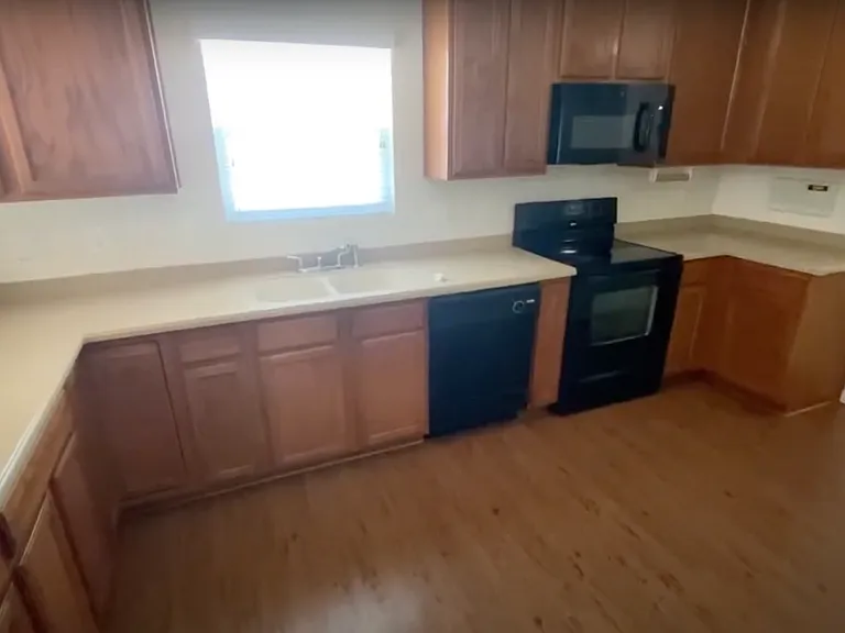 3301 Genlee Dr — Photo 4