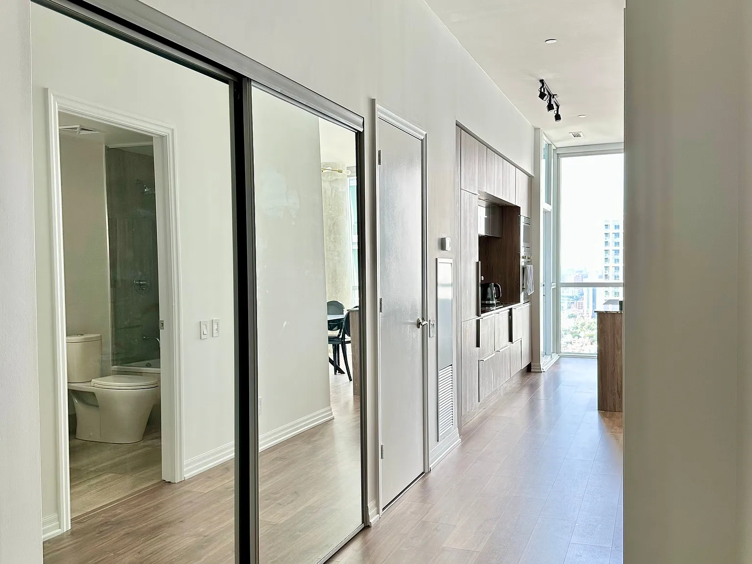 2 bed, $5,995 — Photo 4