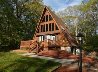 436 Reservoir Rd, Pascoag, RI 02859