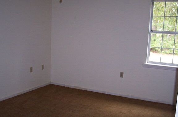 5th image of 948 Lakeside Dr