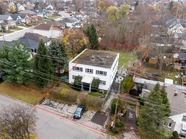 13 McMaster Ave, Welland, ON L3B 3S6