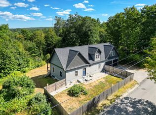 42 East Oxford Road, Paris, ME 04281