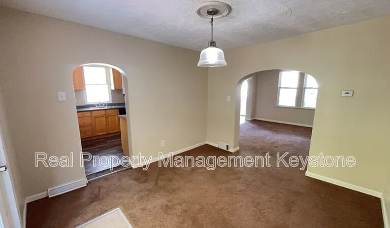 303 Lexington Ct — Photo 6