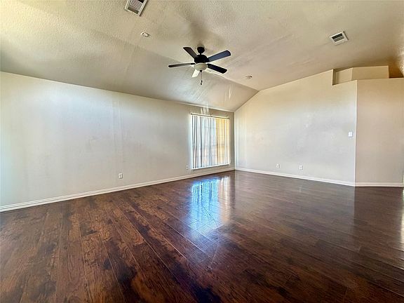 5th image of 5408 Dove Dr