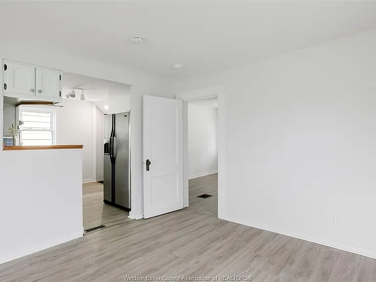 1453 Marentette Ave #UPPER — Photo 11
