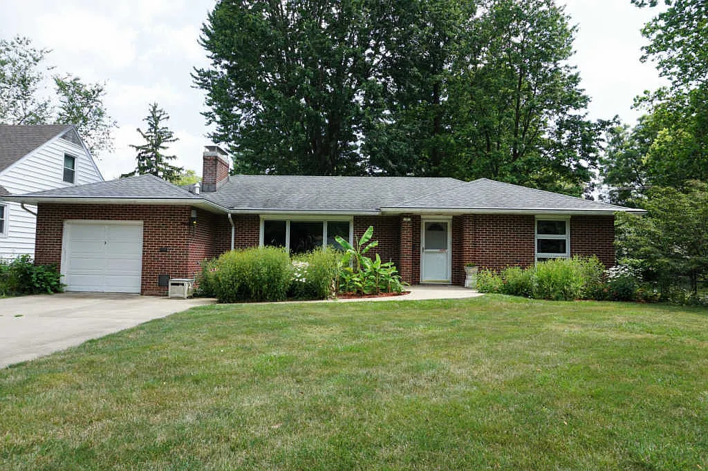 7 Montclair Rd photo 1