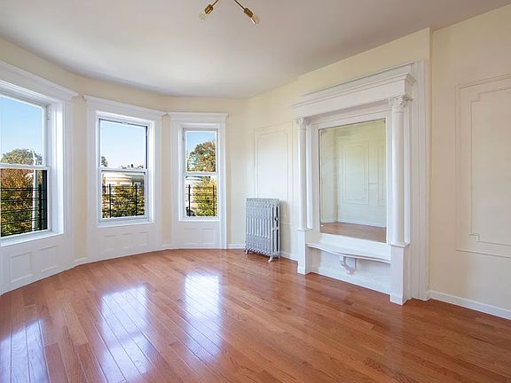 3rd image of 371 E 26th St #1