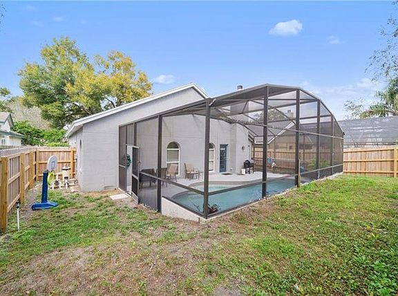 2nd image of 1424 Woodfield Oaks Dr