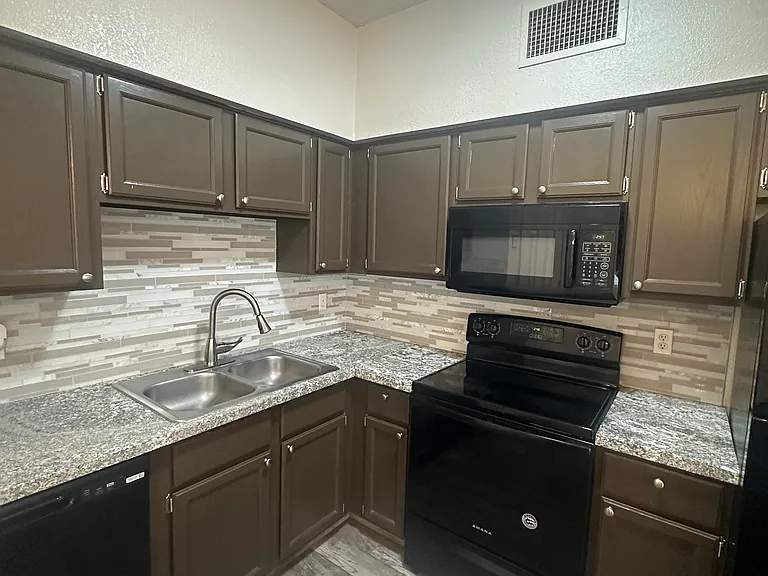 2601 W Broadway Blvd #554 — Photo 8