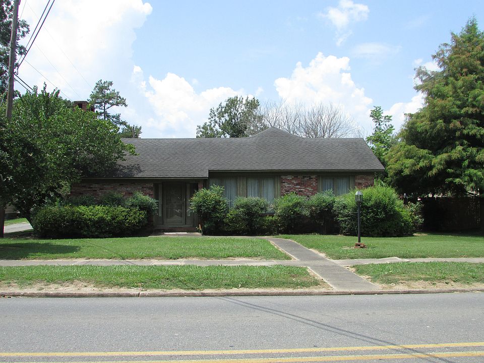 1st image of 906 S Buerkle St