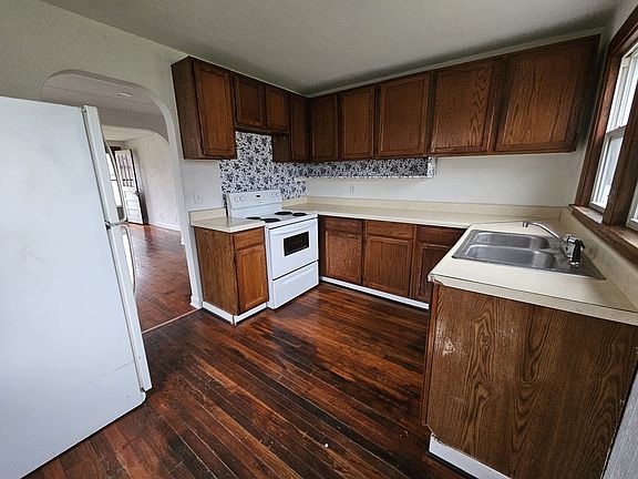 2nd image of 605 Mac Vean Ln #2