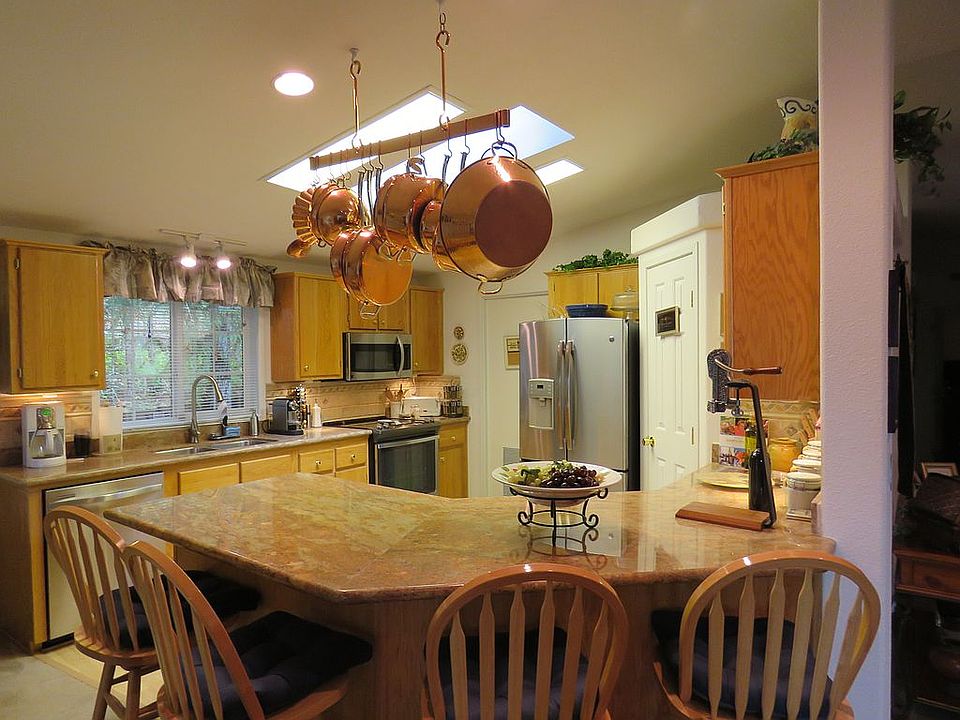 1st image of 50 N Lookout Pl
