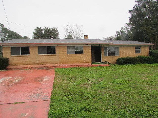 1st image of 7819 Lake Park Dr