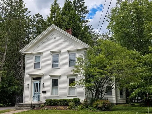 21 Hamilton St, Hamilton, NY 13346