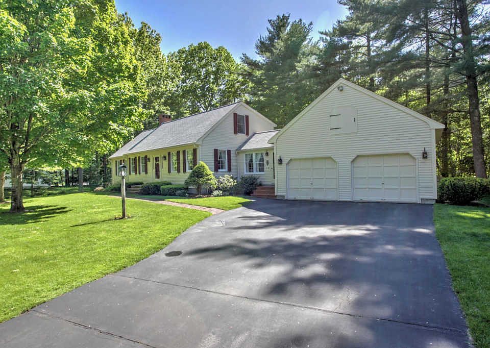2nd image of 43 Running Springs Rd