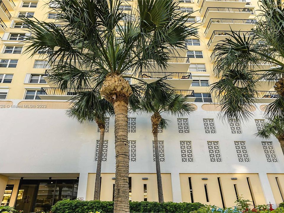 1st image of 427 Golden Isles Dr APT 4D