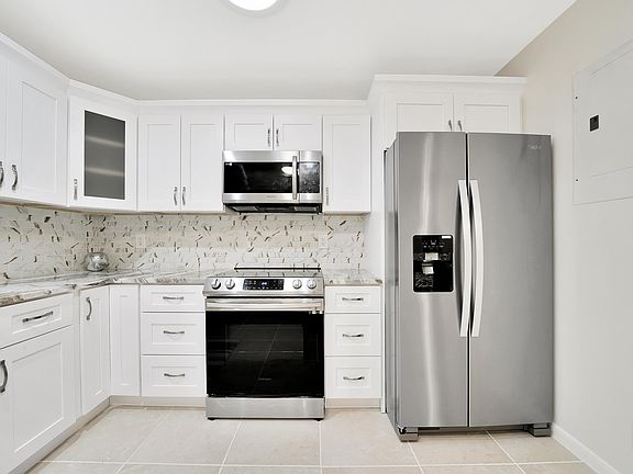 4th image of 759 NW 27th Avenue #A