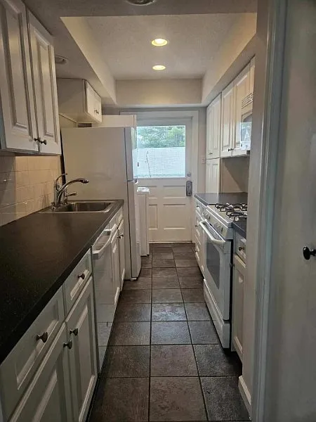 Building Photo - 40 Yorktown Dr #40B