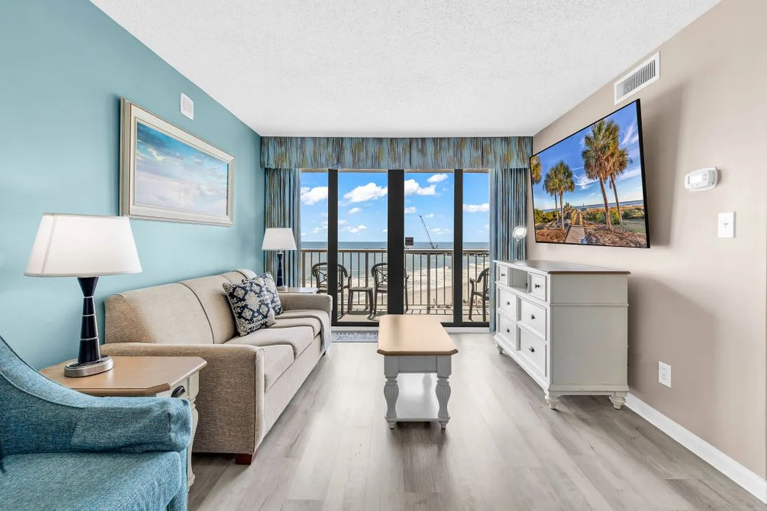 1 bed, 1.0 bath, 699 sqft, $2,924 — Photo 1