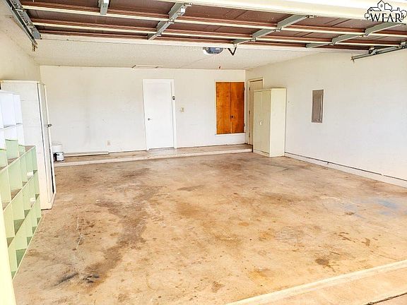 4th image of 312 W Pecan St