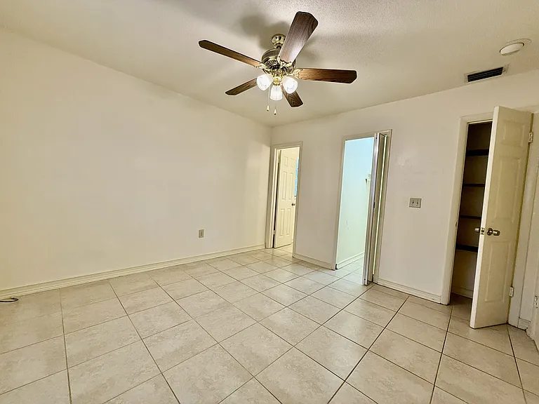 1950 W Lake Brantley Rd — Photo 14