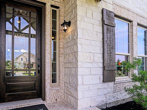 Remarkable entry into home