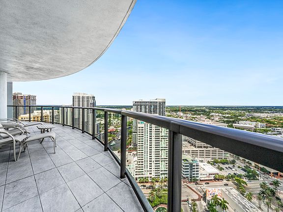 4th image of 100 E Las Olas Boulevard #3303