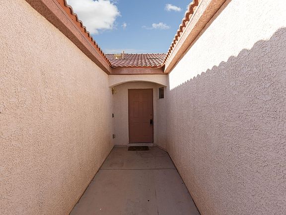 5th image of 521 Sun Mountain Ave