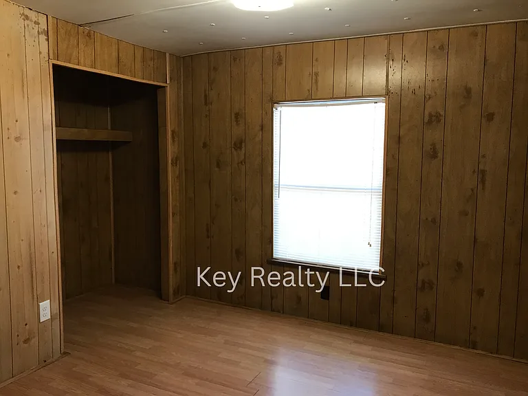 112 Anthony St — Photo 3