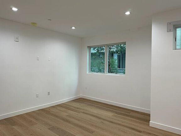 4th image of 9842 Vidor Dr APT 102