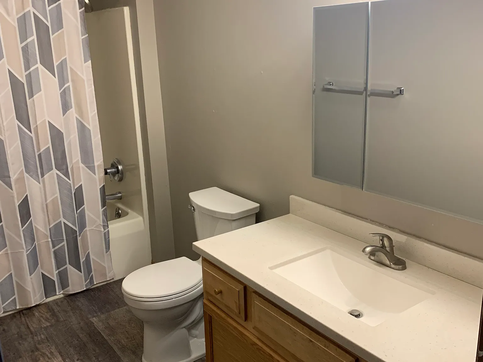 930 Iowa Ave — Photo 3