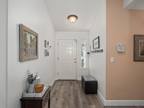 3rd image of 7815 N Mansionette Dr