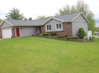 6609 Snowcloud Dr, Rockford, IL 61108