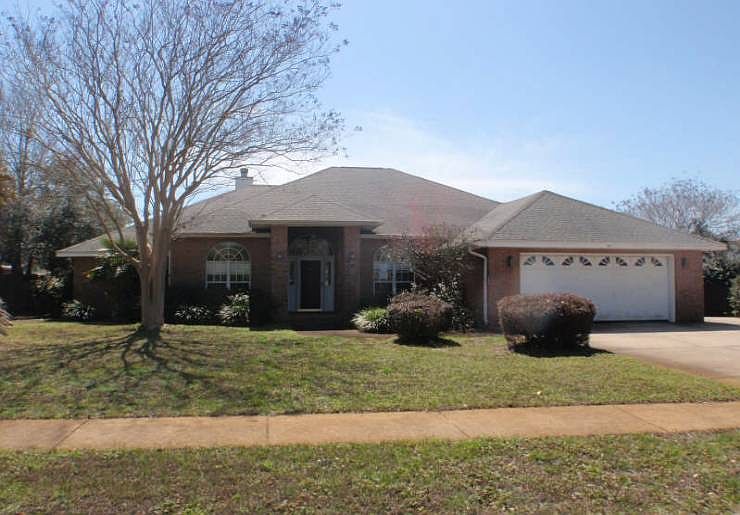 1st image of 8 Indian Bayou Dr