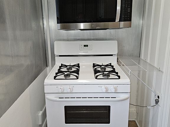 Kitchen Oven and Microwave