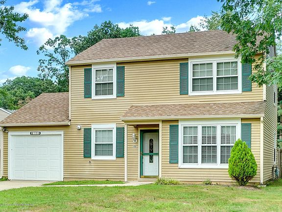2nd image of 100 Menlow Ct