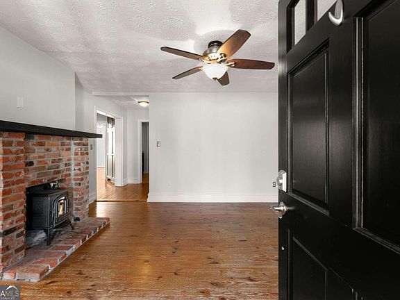 4th image of 59 W Wright St