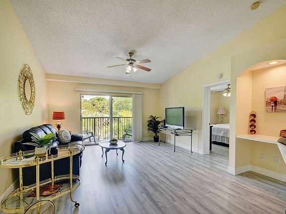 5th image of 300 Crestwood Court N #307