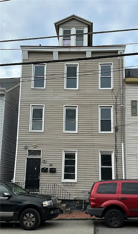 1118 Goettman St photo 1