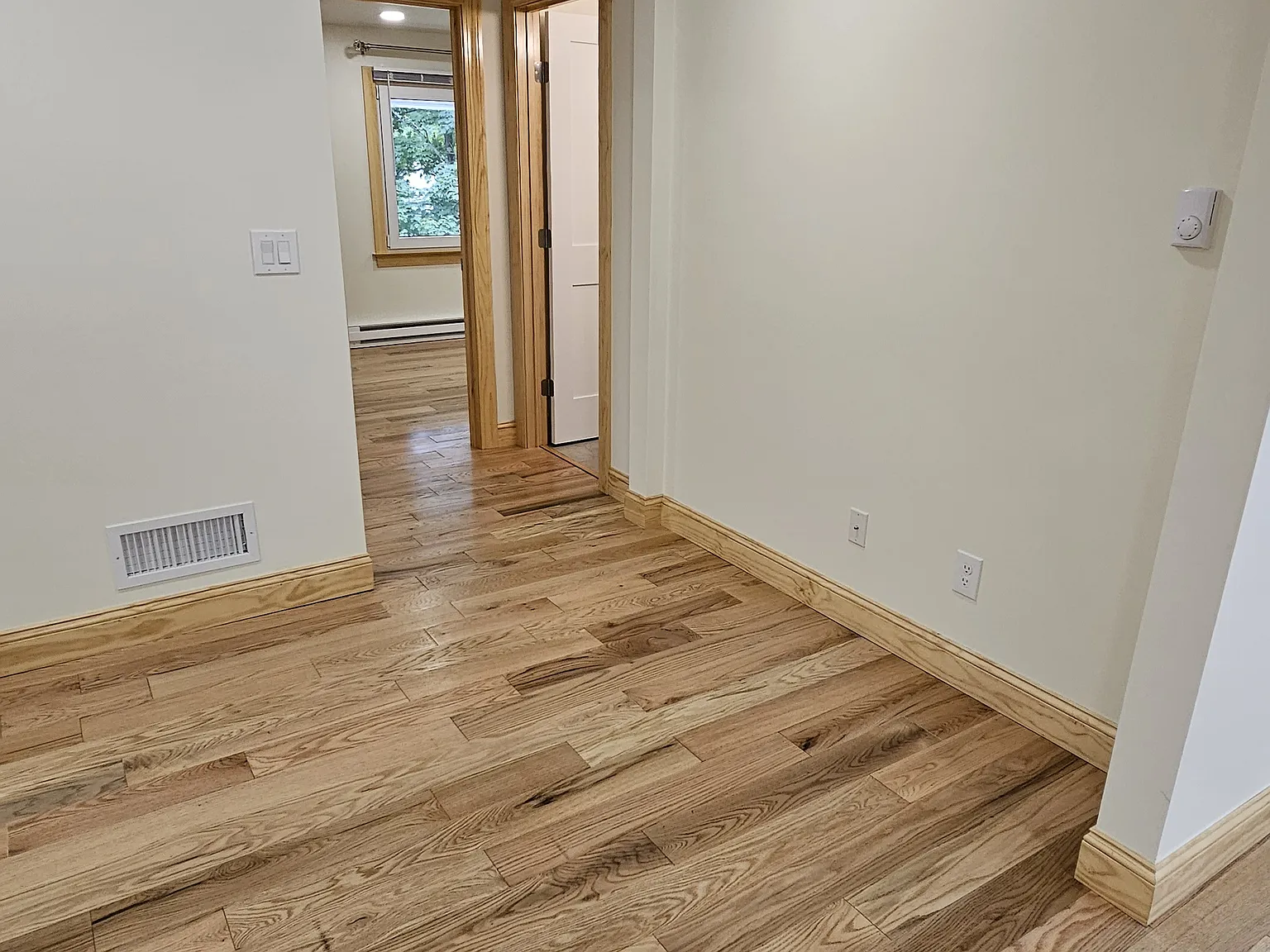 2 bed, 730 sqft, $2,000 — Photo 3