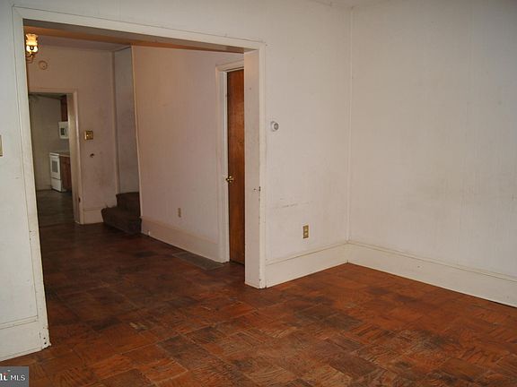 5th image of 36 N Mulberry St