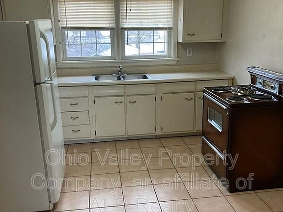 2nd image of 3532 Brockton Ln APT 4