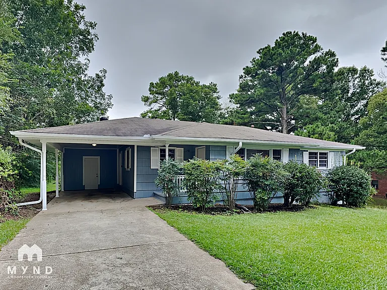 921 N Highland Dr — Photo 1