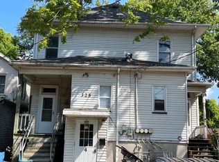 325 S 4th St #4, Pekin, IL