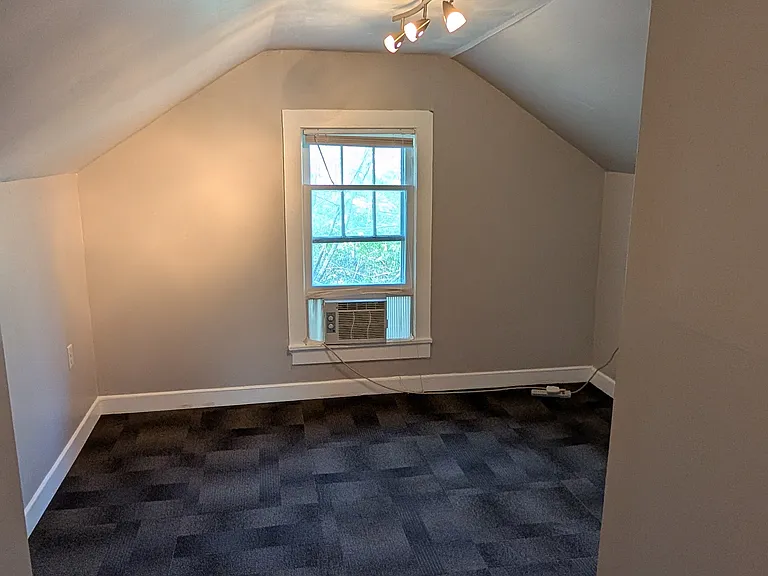 284 Clover Ave — Photo 16