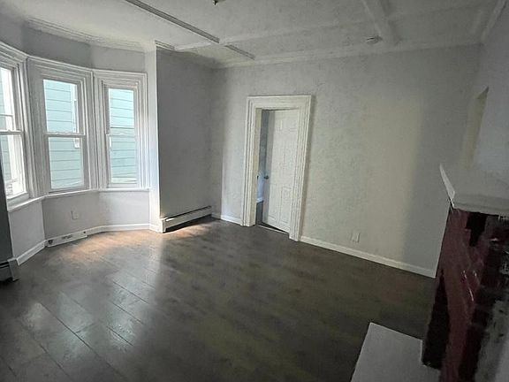 5th image of 319 Amherst St #1